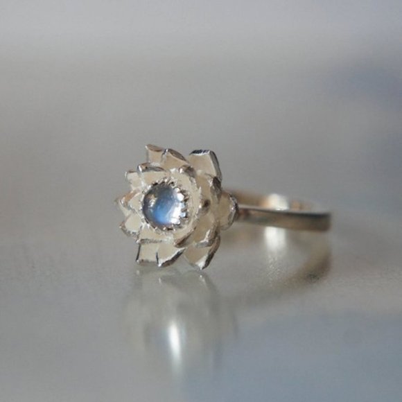 NEW Silver Moonstone Lotus Flower Ring - Picture 2 of 5
